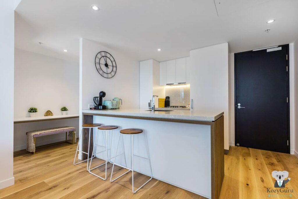 Located in the heart of Brisbane’s buzzing Fortitude Valley, this Airbnb listing offers the ultimate combination of style, comfort, and convenience.