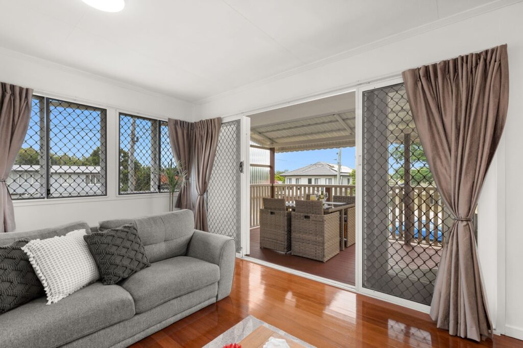 This beautifully renovated Airbnb listing in Carindale offers the perfect mix of style, convenience, and relaxation