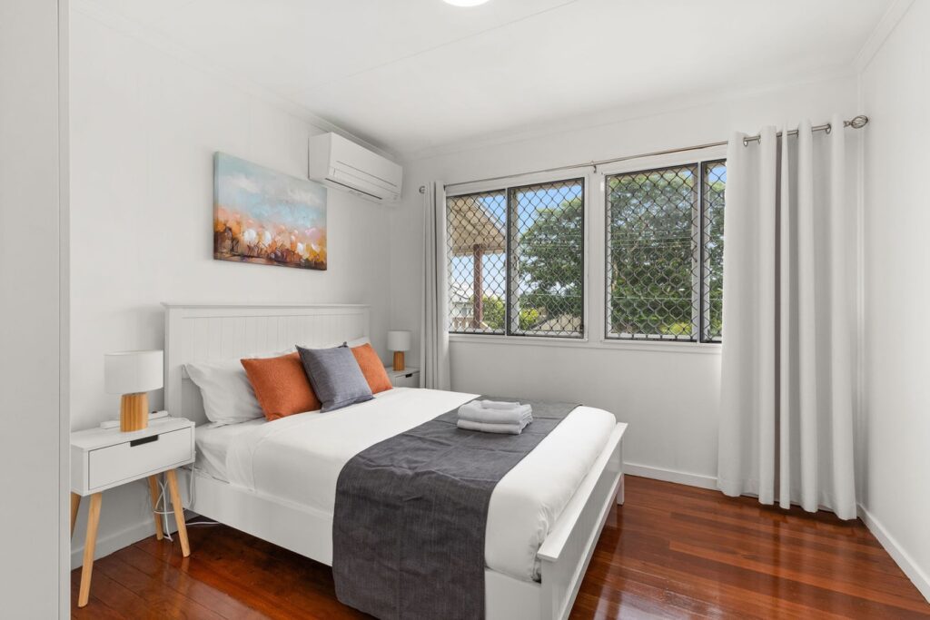 This beautifully renovated Airbnb listing in Carindale offers the perfect mix of style, convenience, and relaxation