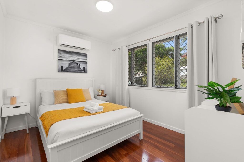 This beautifully renovated Airbnb listing in Carindale offers the perfect mix of style, convenience, and relaxation