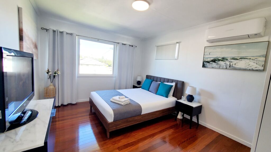 This beautifully renovated Airbnb listing in Carindale offers the perfect mix of style, convenience, and relaxation