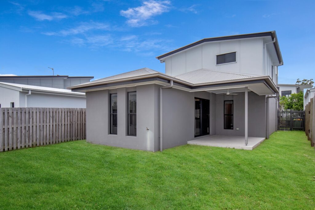 This stunning two-floor Airbnb listing combines comfort and style with a prime location close to hotspots like Dream Walk, Westfield Coomera, and more.