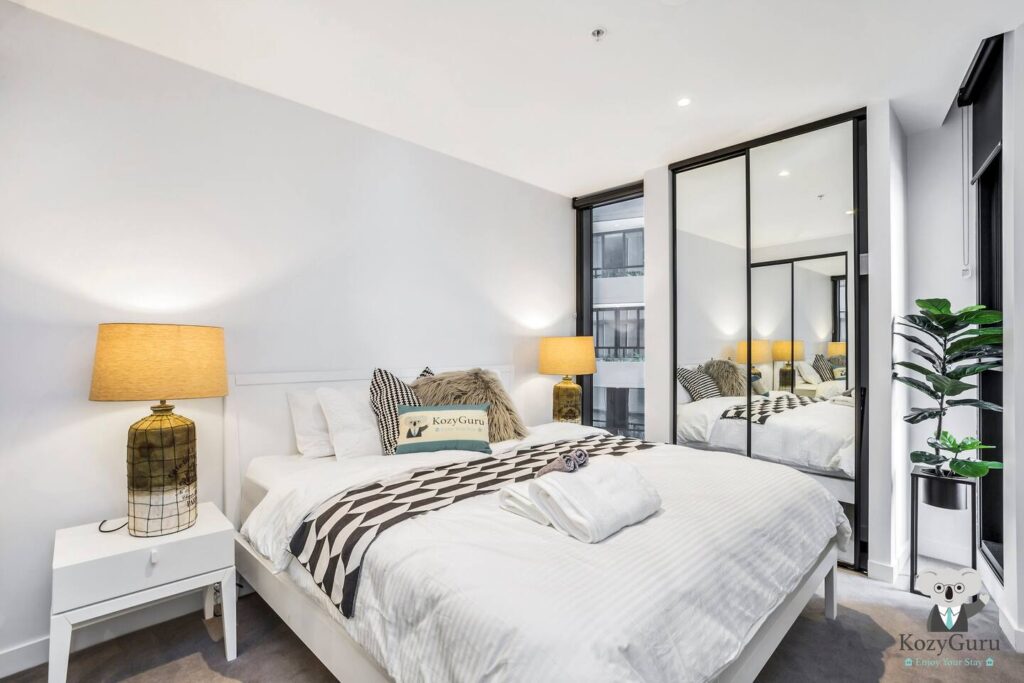 Experience the height of sophistication in this luxury Airbnb apartment boasting breathtaking panoramic views of Brisbane’s skyline. 