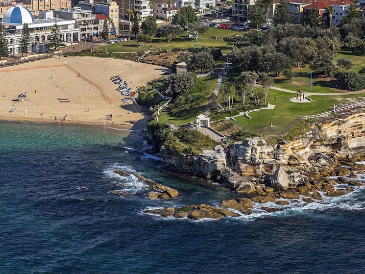 Giles Baths:
Located at the northern end of the beach, this natural rock pool is perfect for a refreshing swim in a serene setting.