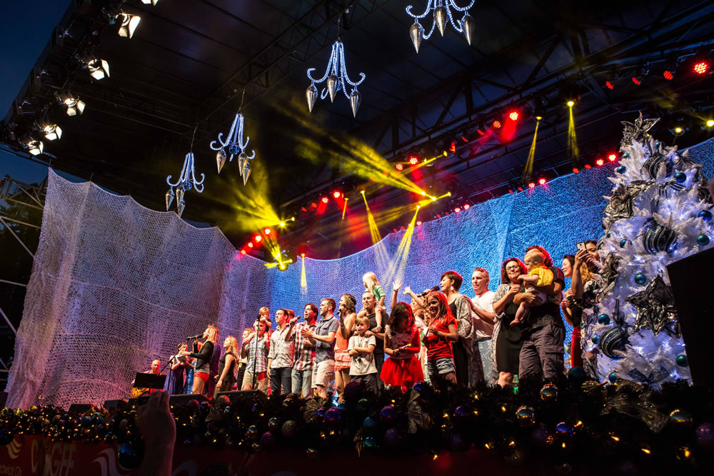 Coogee Carols: Held just before Christmas, this festive event brings locals together for an evening of music and celebration.