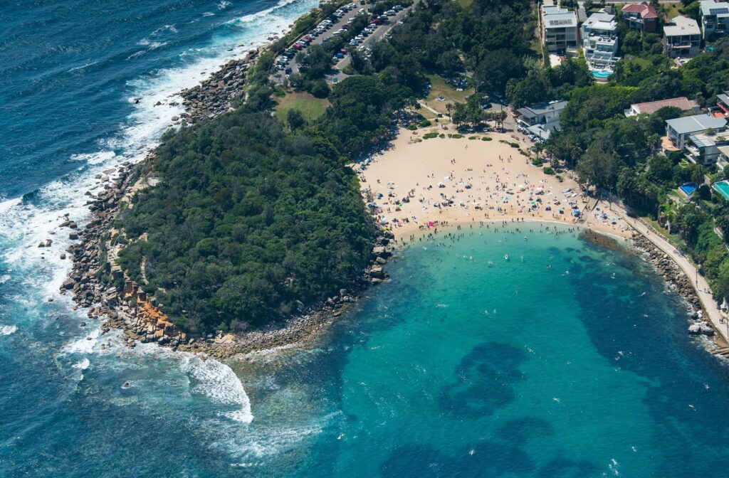 Just a short stroll from Manly Beach, Shelly Beach is a hidden gem perfect for snorkeling, sunbathing, or simply unwinding. 